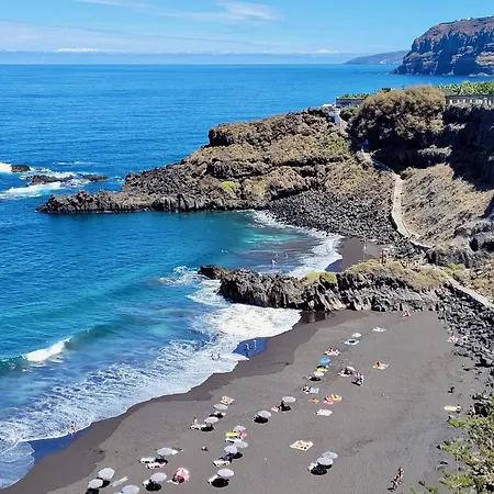 - Playa. Situada En Un Entorno Natural. * La Orotava